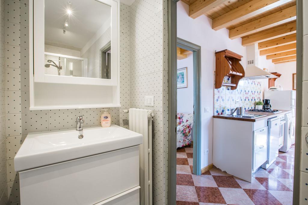 Le Camerine Apartment Water Front Toscolano Maderno Buitenkant foto